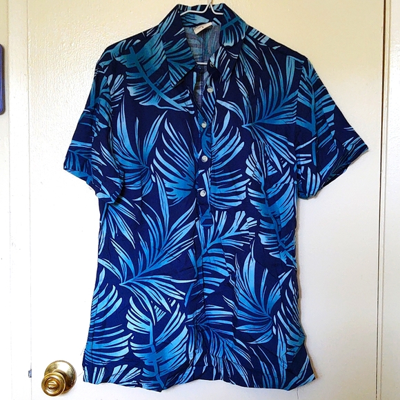 Go Barefoot Other - Unisex Size Small Hawaiian Shirt - Never Worn